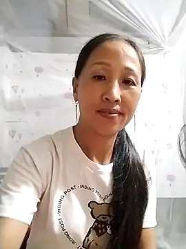 Snapshot of cute_love00 chatting on 09.25.25 cute love00 online show from 09.25.25