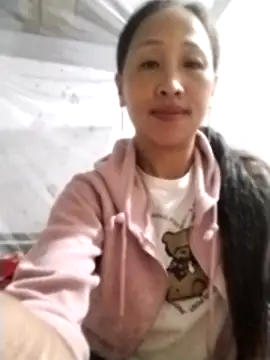 Snapshot of cute_love00 chatting on 10.12.25 cute love00 online show from 10.12.25