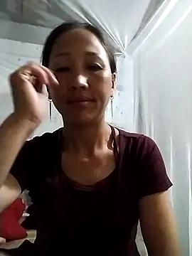 Snapshot of cute_love00 chatting on 10.16.25 cute love00 online show from 10.16.25