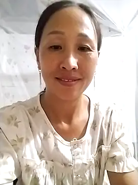 Snapshot of cute_love00 chatting on 10.19.25 cute love00 online show from 10.19.25