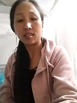 Snapshot of cute_love00 chatting on 10.23.25 cute love00 online show from 10.23.25