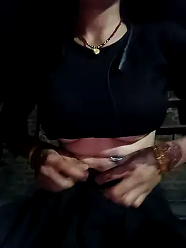 Snapshot of SpicyRoshni chatting on 04.15.26 SpicyRoshni online show from 04.15.26