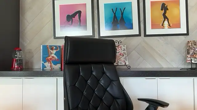 Snapshot of chanelstjames chatting on 07.23.26 chanelstjames online show from 07.23.26