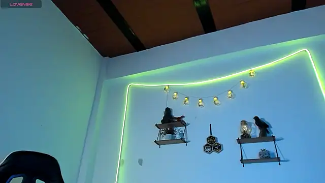 Snapshot of 77Neferkitty77 chatting on 10.13.25 77Neferkitty77 online show from 10.13.25