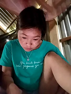 Snapshot of vivi_cute chatting on 10.15.25 vivi cute online show from 10.15.25