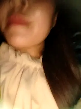 Snapshot of vivi_cute chatting on 10.16.25 vivi cute online show from 10.16.25