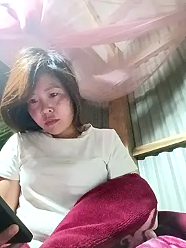 Snapshot of vivi_cute chatting on 10.23.25 vivi cute online show from 10.23.25