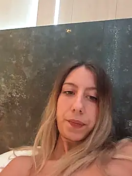 PetiteSecrets online show from 10.24.25