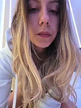 PetiteSecrets online show from 11.10.25