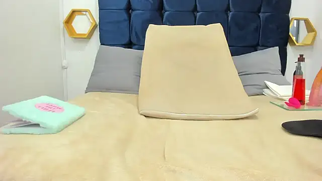 candy big tits18 online show from 09.25.25