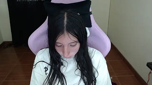 Snapshot of ScarlettShirahoshi chatting on 09.14.25 ScarlettShirahoshi online show from 09.14.25