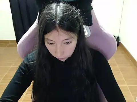 Snapshot of ScarlettShirahoshi chatting on 09.25.25 ScarlettShirahoshi online show from 09.25.25