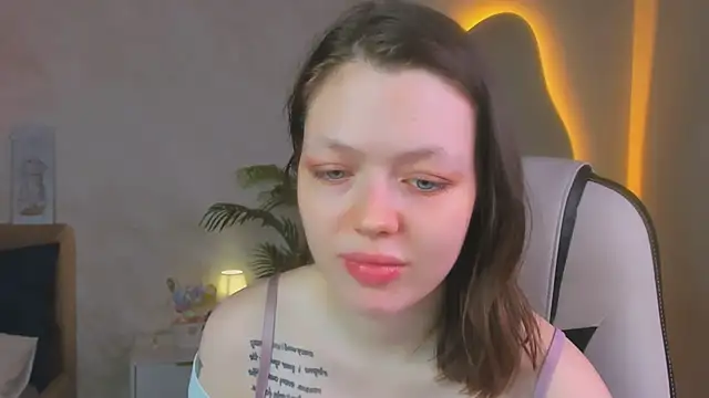 Lunar Lily online show from 04.16.26