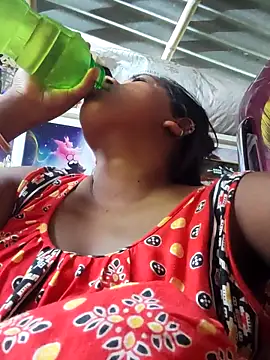 Snapshot of Hot-Show2 chatting on 09.29.25 Hot-Show2 online show from 09.29.25