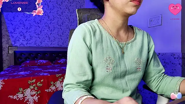 Snapshot of snow_white123 chatting on 05.17.26 snow white123 online show from 05.17.26