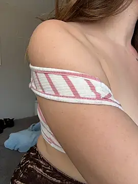 TenderLaGlamor online show from 11.27.25