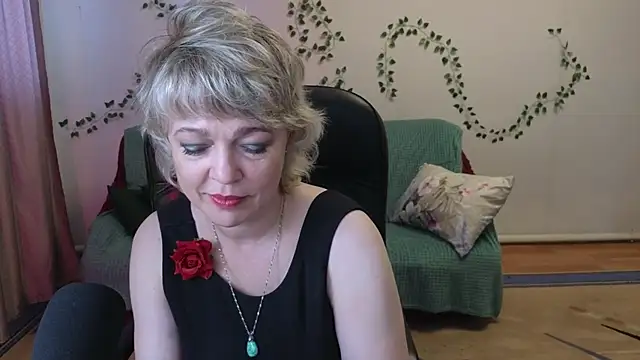 Snapshot of Rosette_Pricky chatting on 06.11.26 Rosette Pricky online show from 06.11.26