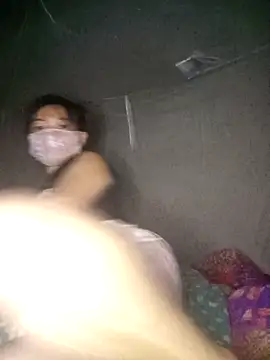 Snapshot of qychiu chatting on 11.17.25 qychiu online show from 11.17.25