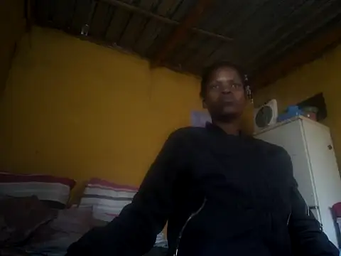 Snapshot of Caramelchick01 chatting on 09.25.25 Caramelchick01 online show from 09.25.25