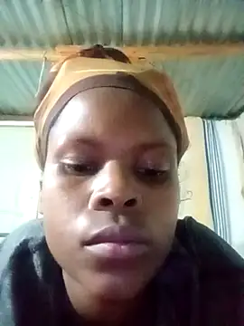 Snapshot of Caramelchick01 chatting on 10.17.25 Caramelchick01 online show from 10.17.25