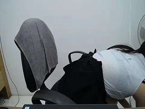 Snapshot of _Lady- chatting on 04.14.26 Lady- online show from 04.14.26