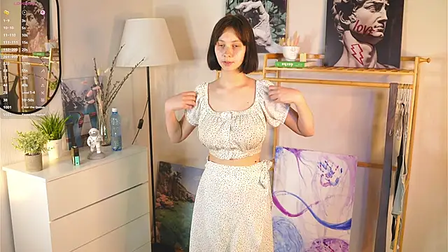 SuzanneHowse online show from 09.09.25