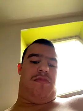 Snapshot of pussyhunter323557 chatting on 10.10.25 pussyhunter323557 online show from 10.10.25