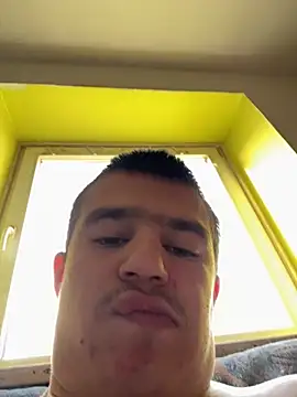 Snapshot of pussyhunter323557 chatting on 11.01.25 pussyhunter323557 online show from 11.01.25