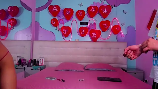 Snapshot of Ethan_N_Abby chatting on 09.12.25 Ethan N Abby online show from 09.12.25