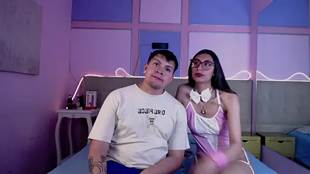 Snapshot of Ethan_N_Abby chatting on 09.15.25 Ethan N Abby online show from 09.15.25