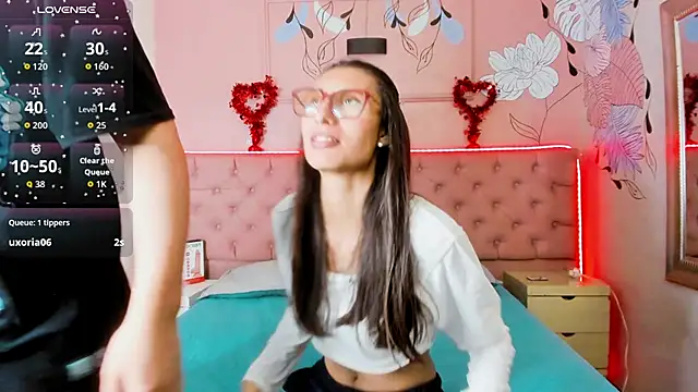 Snapshot of Ethan_N_Abby chatting on 09.19.25 Ethan N Abby online show from 09.19.25