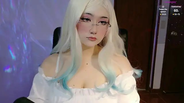 Snapshot of Livelle69 chatting on 11.09.25 Livelle69 online show from 11.09.25