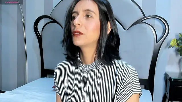 Snapshot of MiaAmore_ chatting on 10.11.25 MiaAmore online show from 10.11.25