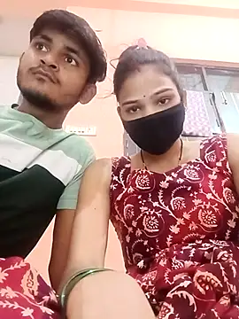 Snapshot of Roopacouple9 chatting on 10.18.25 Roopacouple9 online show from 10.18.25