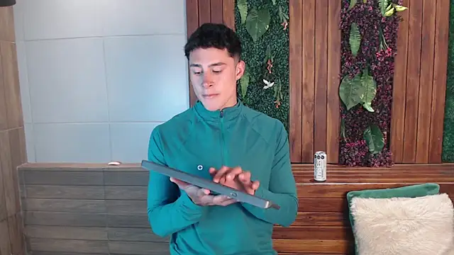 AustinJones  online show from 09.10.25