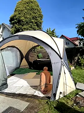 Robbin Huut online show from 10.13.25