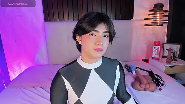 Creamy Angelo online show from 01.10.26