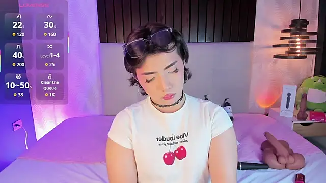 Creamy Angelo online show from 02.17.26