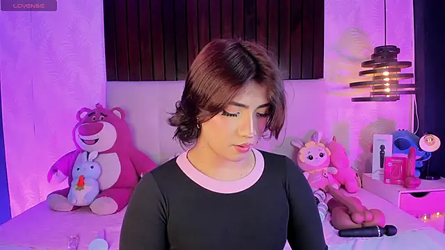 Snapshot of Creamy_Angelo chatting on 06.19.26 Creamy Angelo online show from 06.19.26