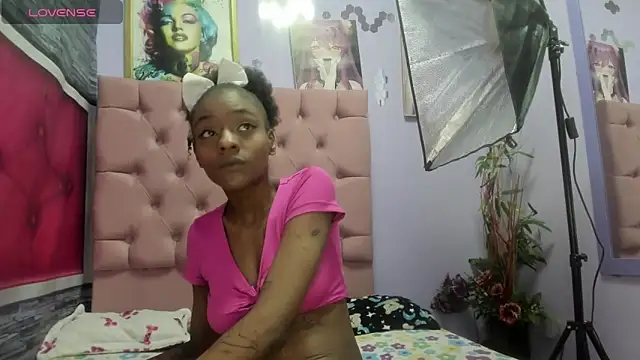 Shantall ks online show from 09.17.25