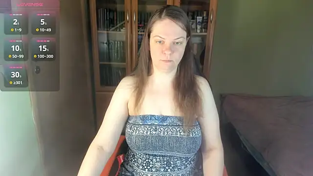 MiaLores online show from 04.10.26