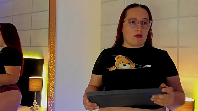 Snapshot of fieryluciana chatting on 10.08.25 fieryluciana online show from 10.08.25