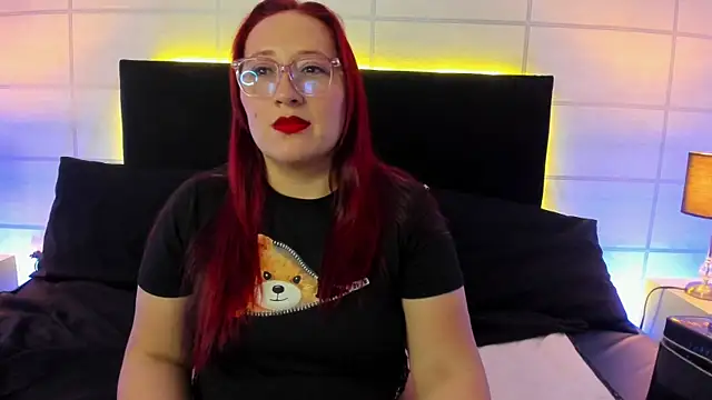 Snapshot of fieryluciana chatting on 10.16.25 fieryluciana online show from 10.16.25