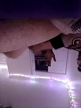 Snapshot of DanBfl chatting on 09.20.25 DanBfl online show from 09.20.25