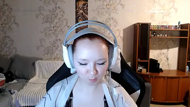 Snapshot of PansyBorriello chatting on 09.15.25 PansyBorriello online show from 09.15.25