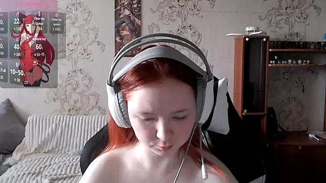Snapshot of PansyBorriello chatting on 10.11.25 PansyBorriello online show from 10.11.25