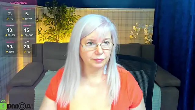 Snapshot of Hella_Fabel chatting on 05.04.26 Hella Fabel online show from 05.04.26