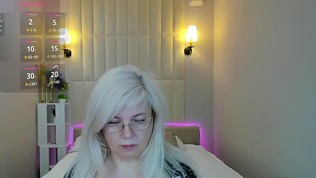 Snapshot of Hella_Fabel chatting on 06.08.26 Hella Fabel online show from 06.08.26