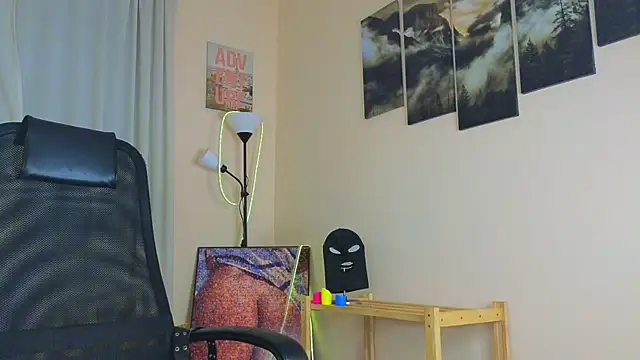laracroftmansion online show from 07.23.26