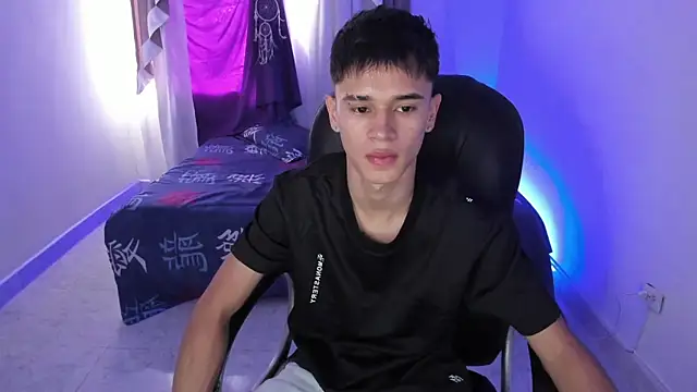 Aron Boyy online show from 10.25.25